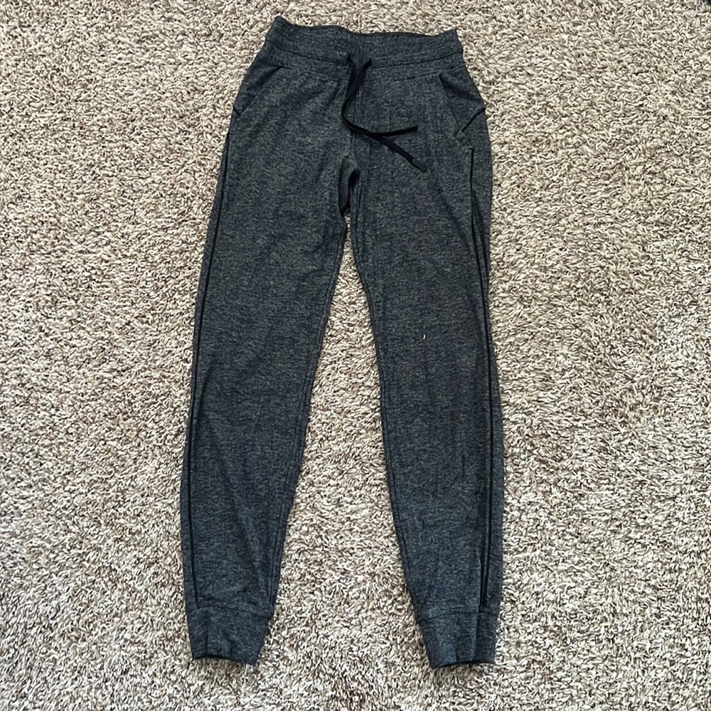 LULULEMON ready to rulu joggers!